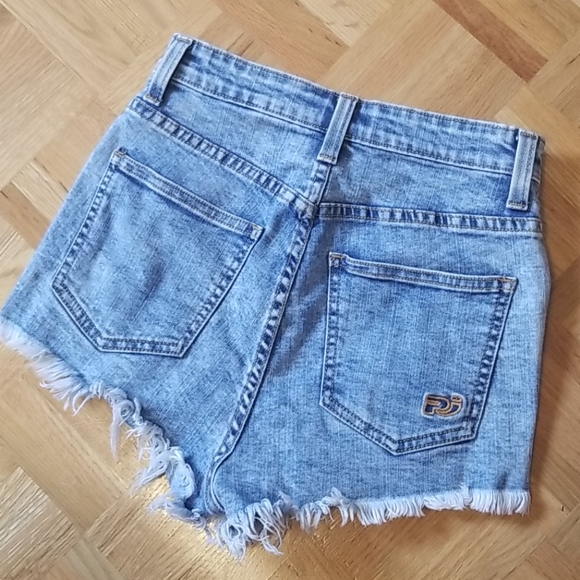 💙SOLD💙Denim High Waist Jean Shorts - Picture 6 of 6